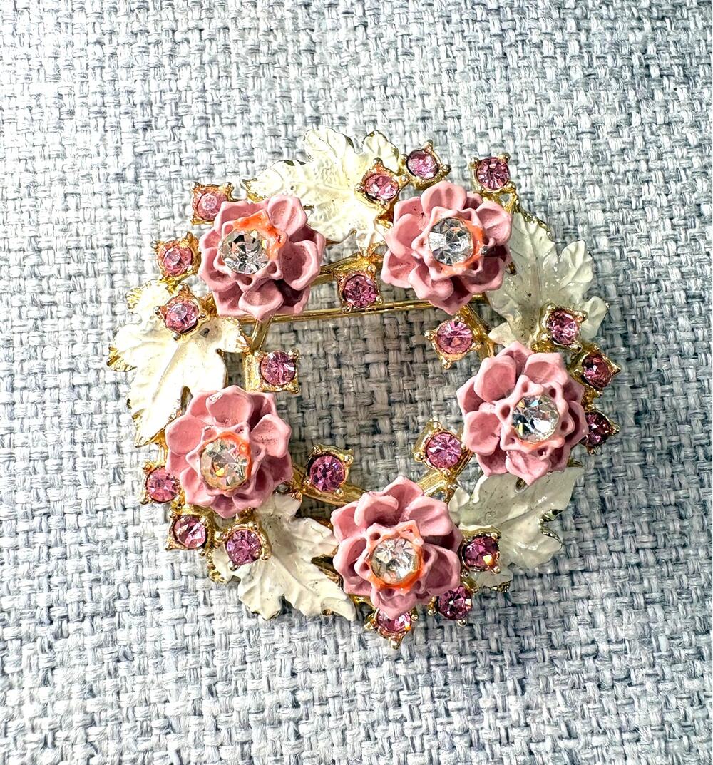 Vintage Mid-Century Gold Tone Floral Wreath Brooch Pink Enamel Roses
